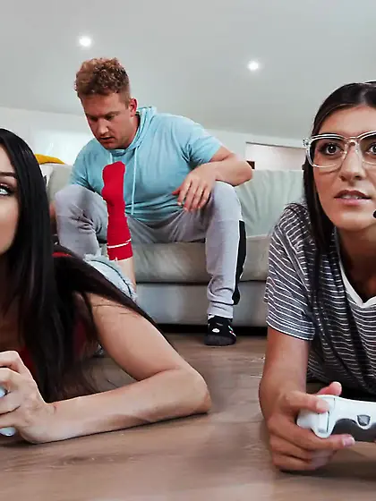 Eliza Ibarra gets a sticky reward after riding big dick