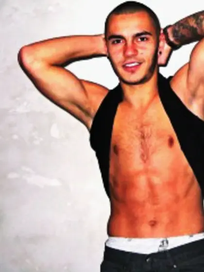 Brunette nickconnor perform anal