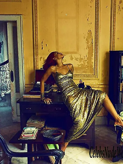 Rihanna Nude Photos