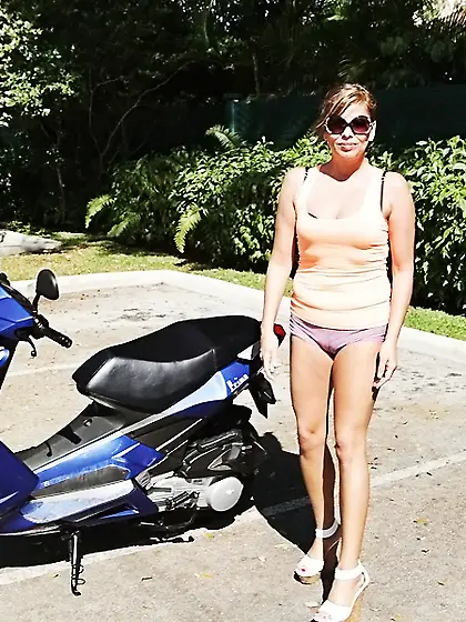 Charming bloke rams his long throbbing boner down his sexy babe&