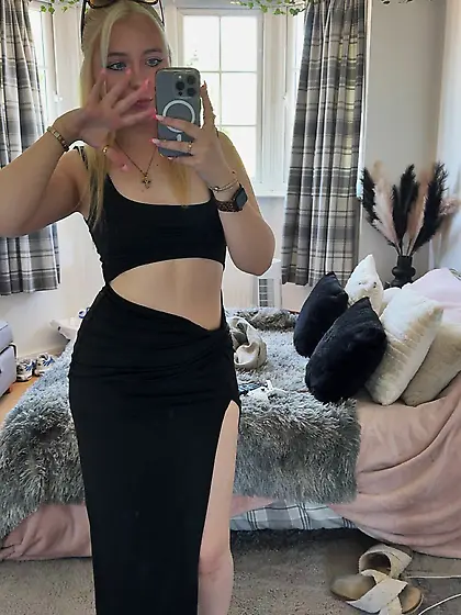 Like if you want the nude pics