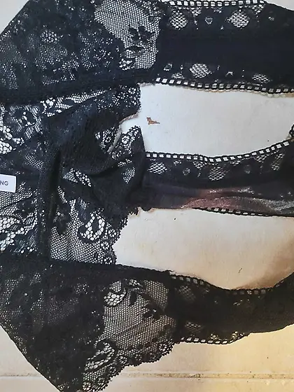 Wife's dirty undies /Culottes sales/Dirt pants/