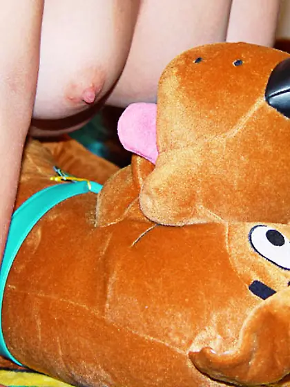 Chastity - Feet,  Scooby and feather