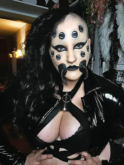 sexy Gothic Queen