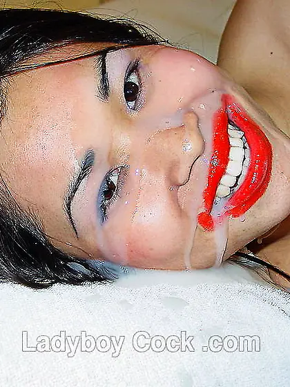 Naughty tbabe sucking