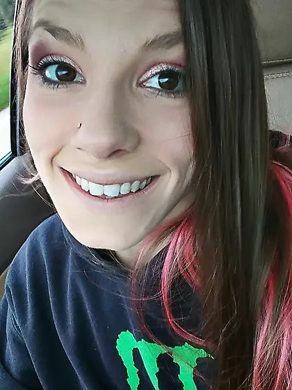 Cute Brunette Girl Selfies