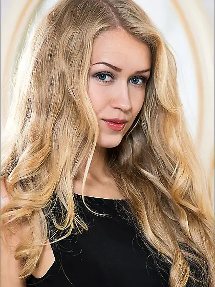 Blonde girl Kaylee A is waving hot tan lined booty and shaking t