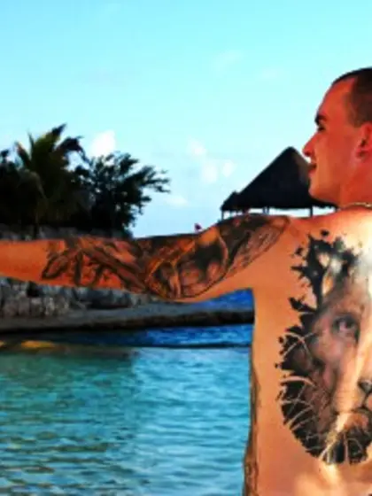 Brunette mrperfect perform close