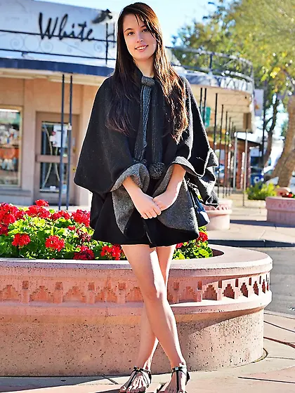 Sunny weather motivates brave gal Pamela Aeris to flash curves i