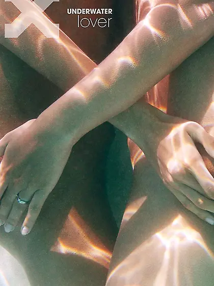 Silvie Deluxe and her lady friend have some nasty lesbian outdoo