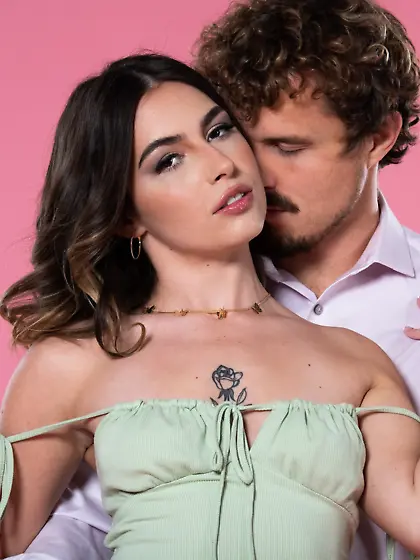 Chanel Camryn gets eaten out and screwed by curly-haired dude