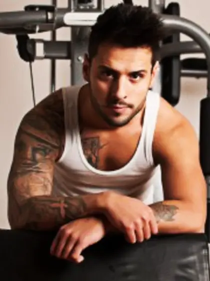 Brunette bobbyhunkx perform anal