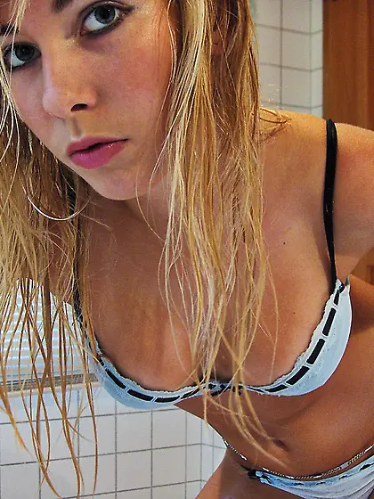 Non nude sexy blonde