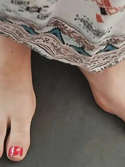 Voyeur Teen feet foot barefeet barefoot toes soles