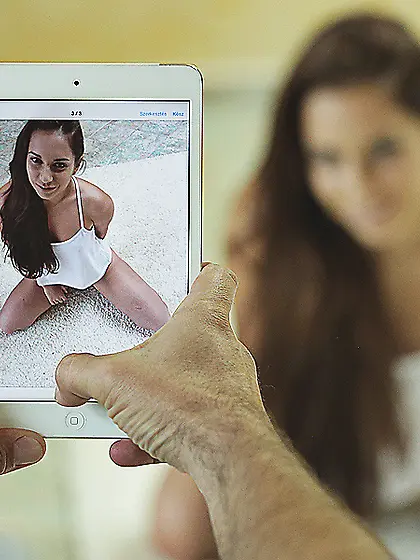 Having stretched her legs widely cute doll Victoria Orman gets t