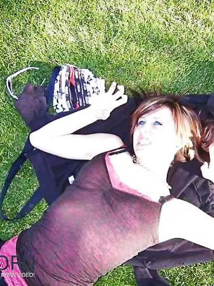 Super super-fucking-hot emo female