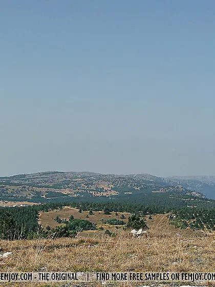 Young lesbian hotties Olya C & Isabella A team up and make entic