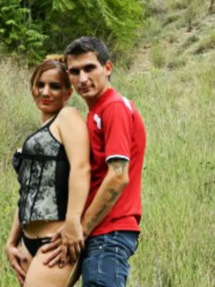 Brunette balica blonde anghel