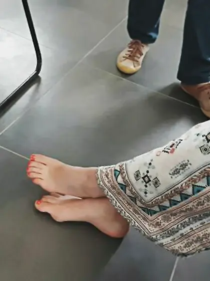 Voyeur Teen feet foot barefeet barefoot toes soles