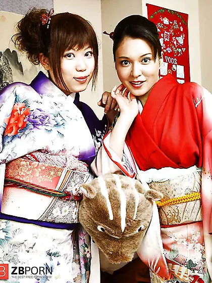 Yuki Tsukamoto - Japanese Bombshells