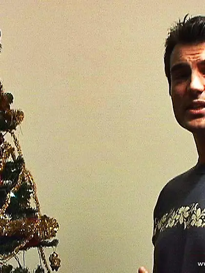 Liz Honey kneels before her handsome lover and slurps on throbbi