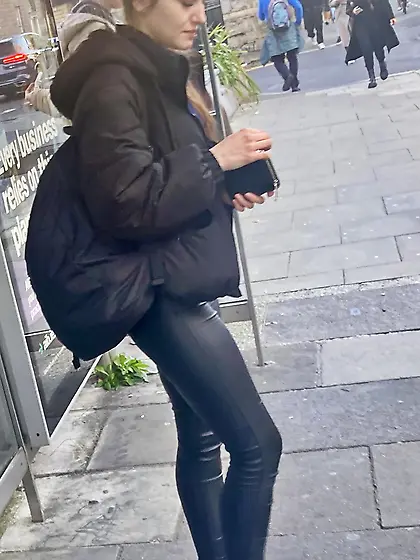 You know they’re ovulating when they dress like