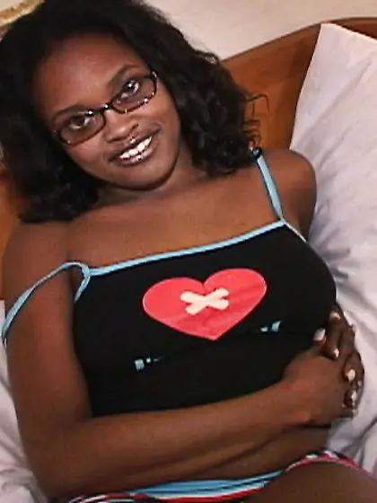 Bimbo wears glasses bends