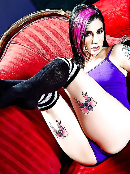 Amateur seductive mature