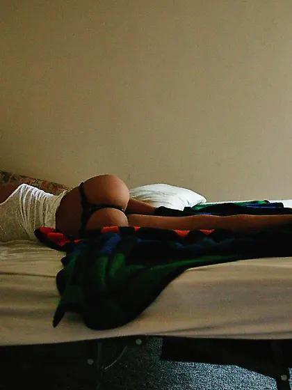 Tight Amia Moretti gets shagged on a king sized bed in front of