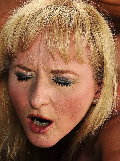 Sunshine,  pool,  tanning oil