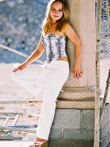 Teen Lillian Lee erotica