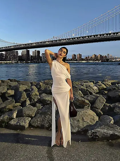 Mixed Asian Model Mia