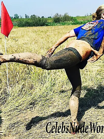 Chelsea Handler Nude Photos