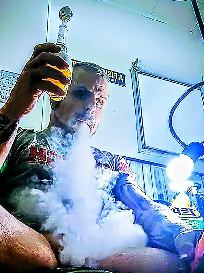 Love meth smoke on my cock,  any ladies wanna blow