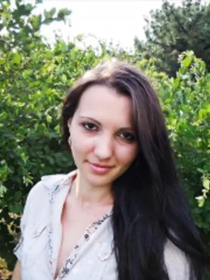 22 yo brunette Angie willing to perform:...