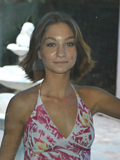 Horny teen babe Leigh Ann takes off her clothes and then gets fu