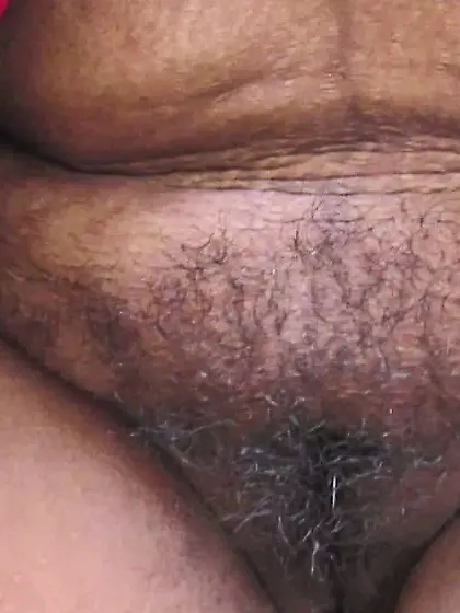 hot tamil aunty showing her big boobs and hairy pussy