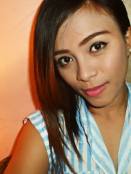 Brunette kendy perform cameltoe