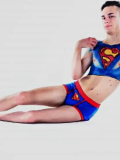 Brunette louietwink perform anal