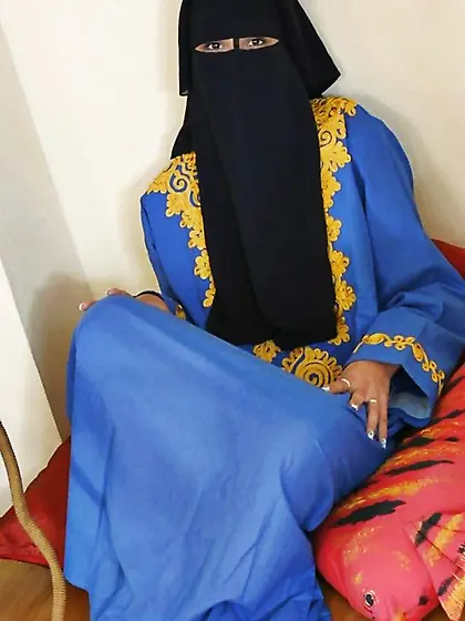 PRETTY ARAB TEENAGER