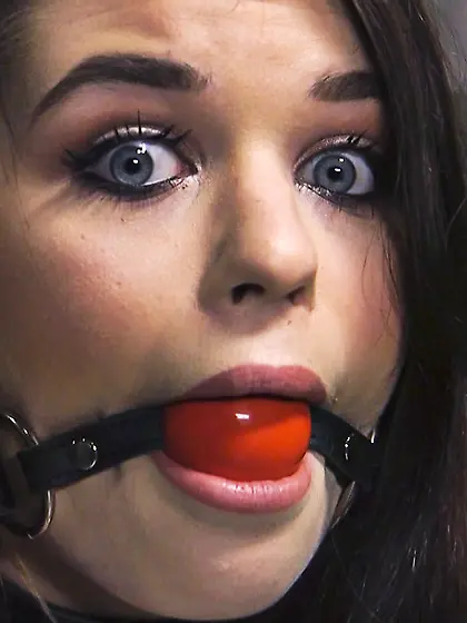 Pretty teen gets fucked