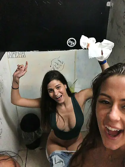 Pissing girls