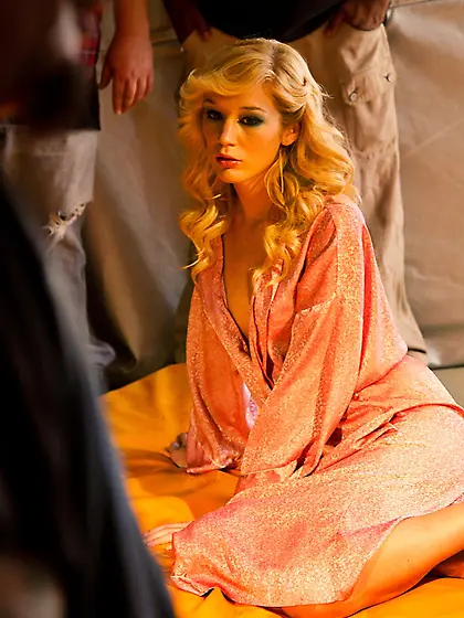 Nude bimbo Elle Alexandra gets recorded on some enticing softcor