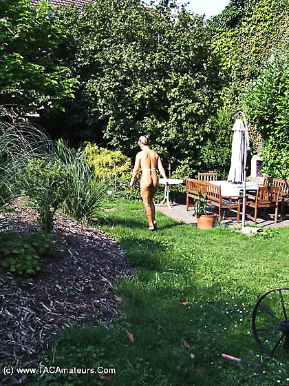 Big Tits Flashing Nude Chrissy from Europe