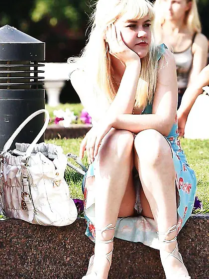 UPSKIRT undies voyeur - unter dem Rock ein Slide zu sehen