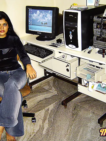 Indian chubby brunette amateur