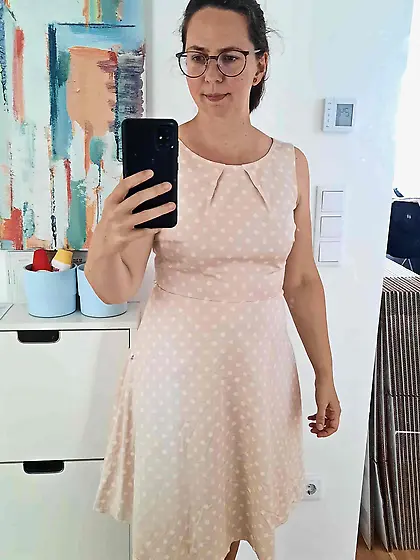 LECHEROUS SELFIE SLUTS