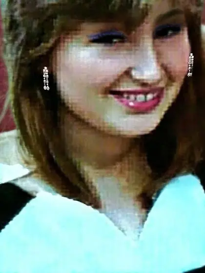 Intensely sexy mom milf wink.  Face babe.  Fuckable?