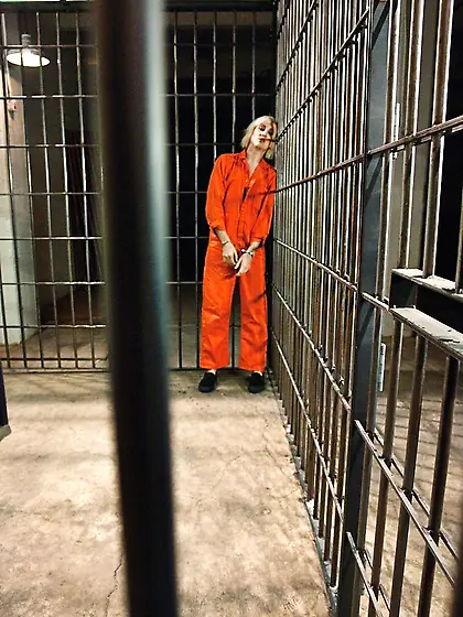 Lonely prisoner fucked female
