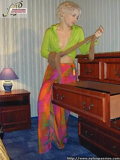 Lesbians in broken pantyhose